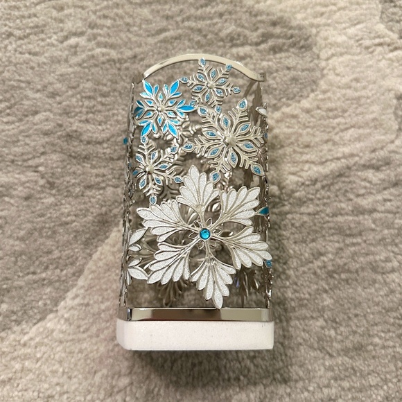 Bath & Body Works Other - Bath and Body Works Snowflake Soap Holder Winter Limited Edition BBW B&BW